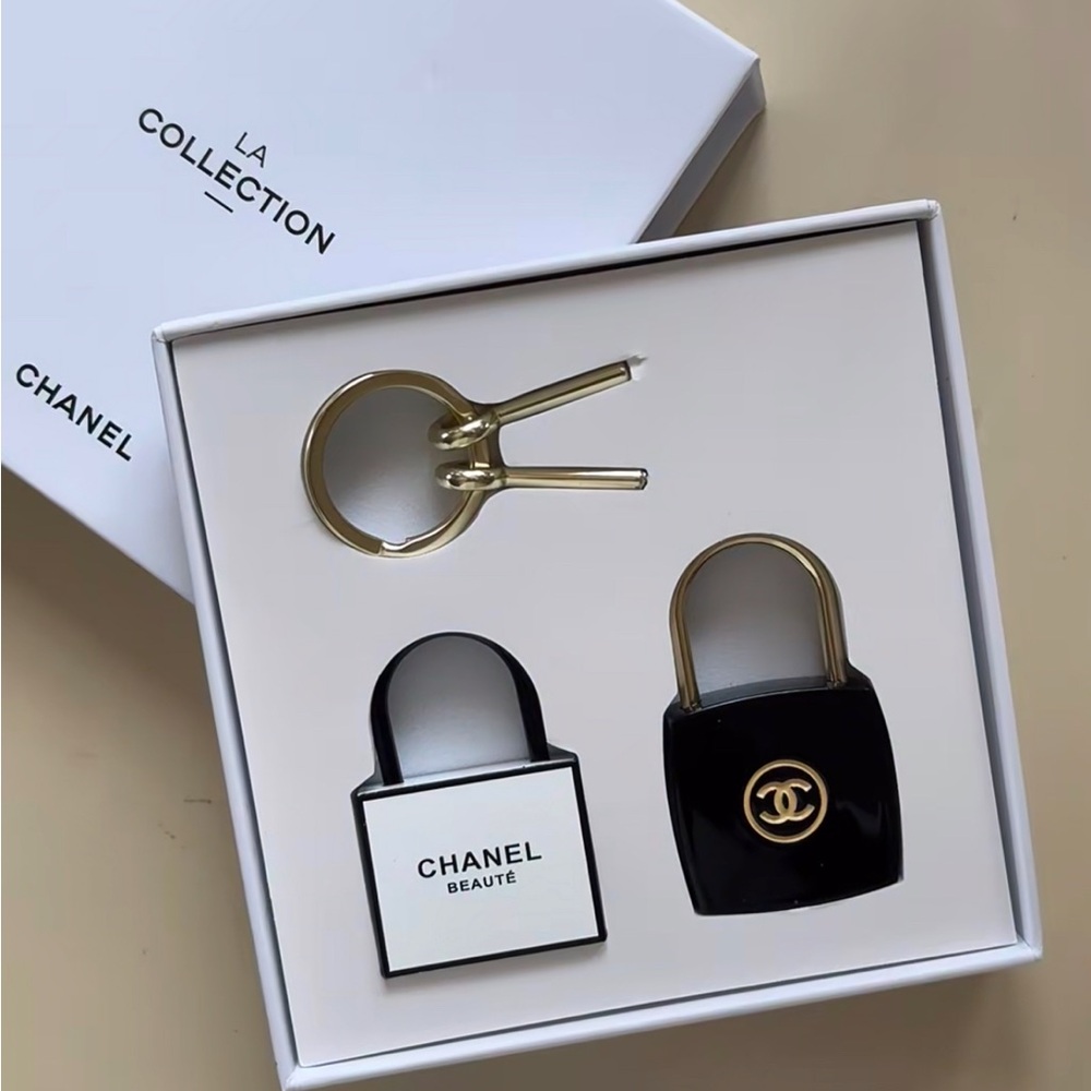 Chanel Black and White Lock and Key Gift Set